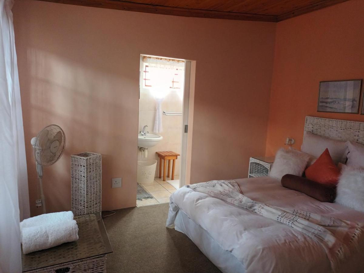 Huis Klipdriftself Catering &B&B Henties Bay Экстерьер фото