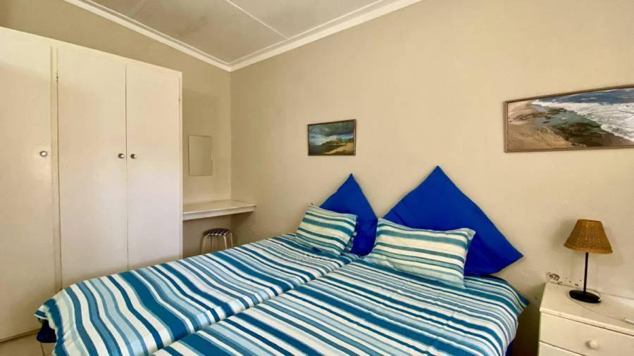 Huis Klipdriftself Catering &B&B Henties Bay Экстерьер фото