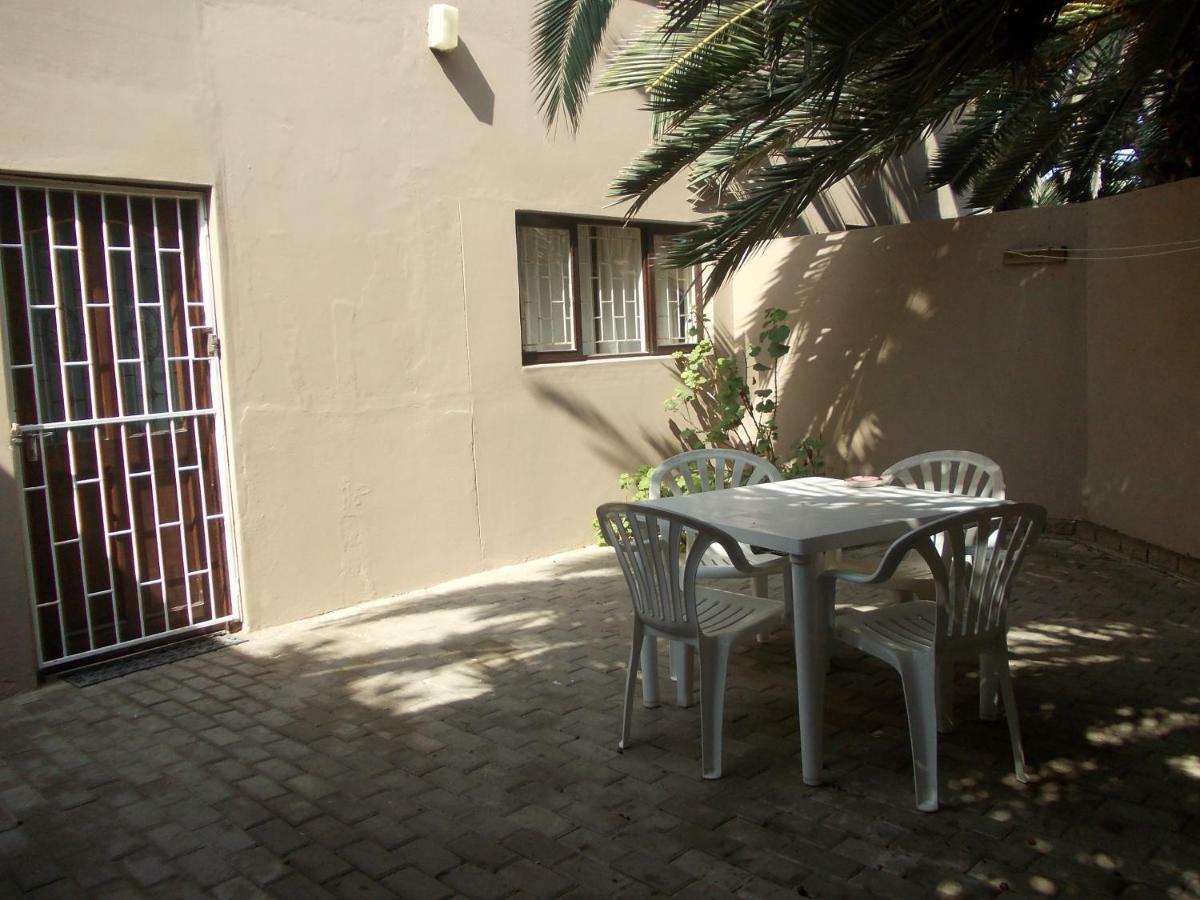 Huis Klipdriftself Catering &B&B Henties Bay Экстерьер фото